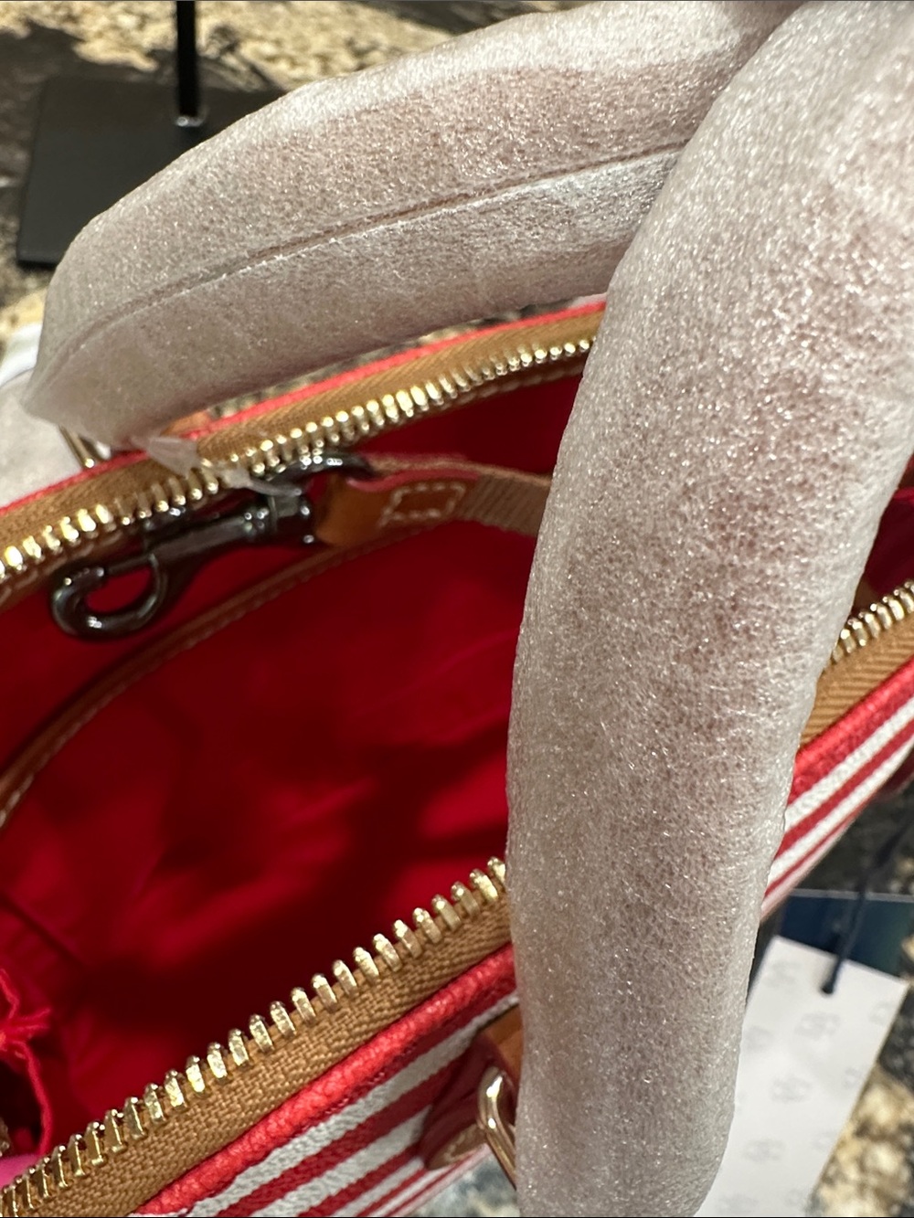 NWT♥️🤍Dooney & Bourke Bitsy - Picture 7 of 11